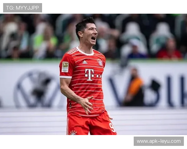 莱万多夫斯基刷新波兰射手纪录，再创传奇新篇章