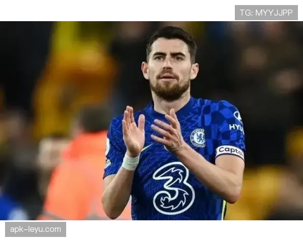 若日尼奥展现大师级控球技术，切尔西中场核心引领球队进攻新高度