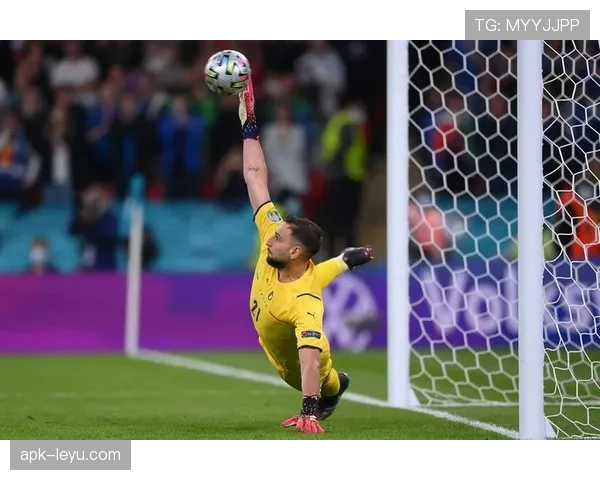 奥布拉克双脚技术惊艳全场，攻防转换中成球队关键先生