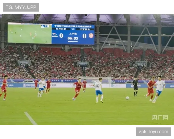 华沙国家球场迎来盛大赛事,各界共襄足球盛宴 华沙国家球场迎来盛大赛事,各界共襄足球盛宴