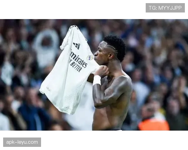 加维闪耀金球奖舞台,跻身未来足坛新星行列 加维闪耀金球奖舞台,跻身未来足坛新星行列