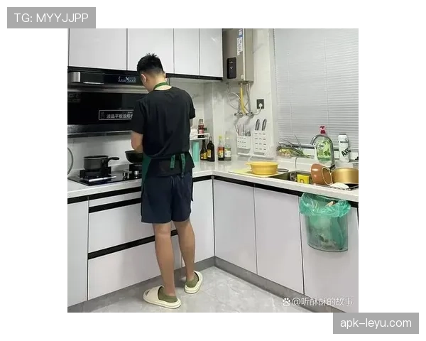 傅海峰退役后住广州豪宅，每天五点起床陪老婆买菜